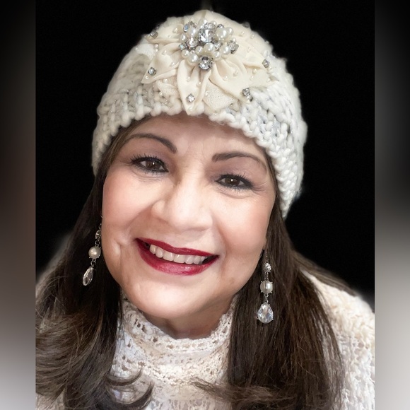 Hello! I’m Sylvia, Posh Ambassador!  Make an offer or Bundle! - Picture 10 of 11